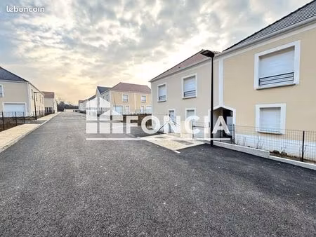 appartement 4 pièces 78.3m² à louer 909 - saint hilarion 78125