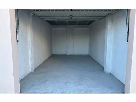 location stationnement  m² t- à grasse  116 €