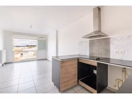 t2 moderne avec ascenseur à pont de vivaux