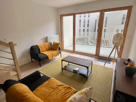 location appartement 3 pièces  68.00m²  montreuil