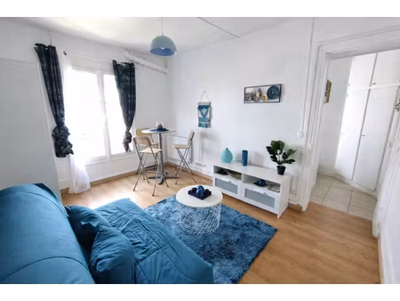 f1 20 m² dernier étage ascenseur