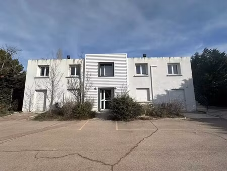 location bureaux 320 m²