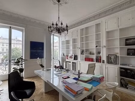 location bureaux 137 m²