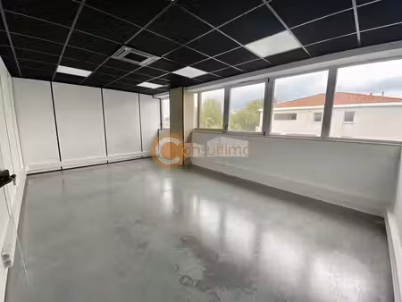 location bureaux carbon-blanc 33560 33m²