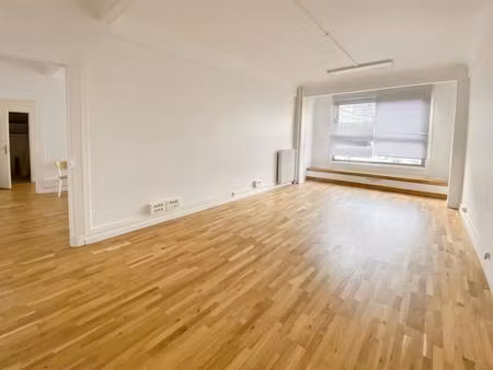 bureaux de 114 m² à louer proche saint-lazare