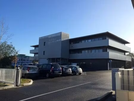 location bureaux 179 m²