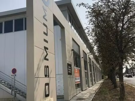 vente commerce 104 m²