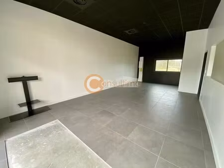 vente commerce 84 m²