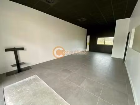 vente commerce le pian medoc 33290 84m²