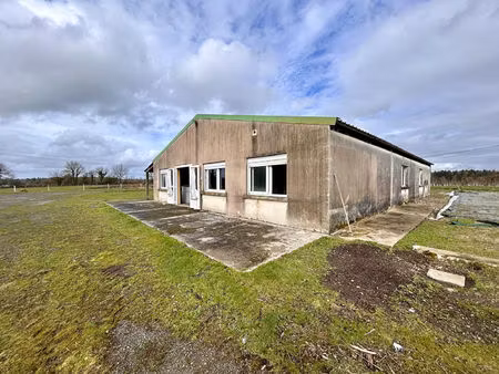a louer - epiniac campagne - local industriel/entrepot avec terrain - 234 m²