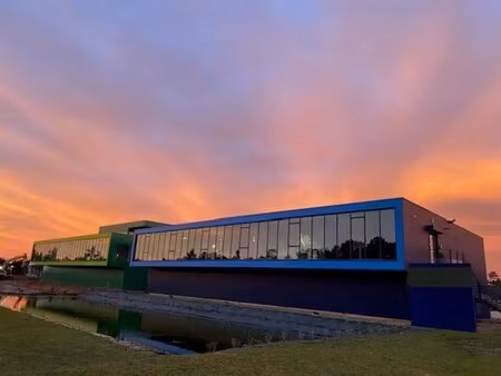 vente local d'activités 1 500 m²