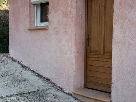 meublé: studio de 25m² avec jardinet