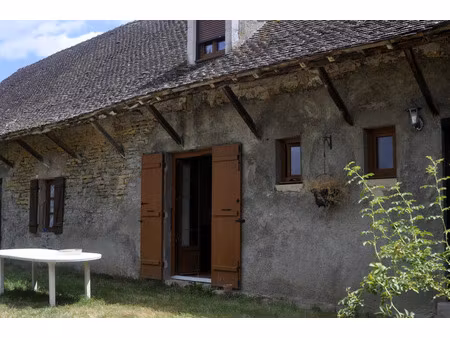 belle ferme en pierre de taille avec beaucoup de cachet à l'abergement de cuisery (71)