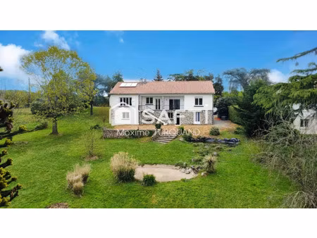 vente maison 9 pièces 187 m² cheffois (85390)