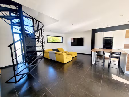 maison en location avec 4 pièces à saint-étienne-au-mont (62