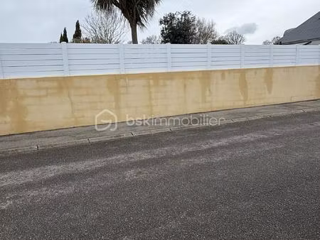 terrain de 1 077 m² à berric