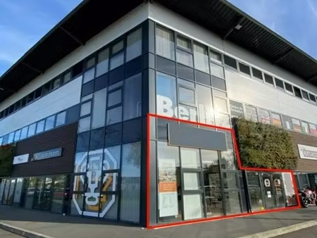location commerce 80 m²