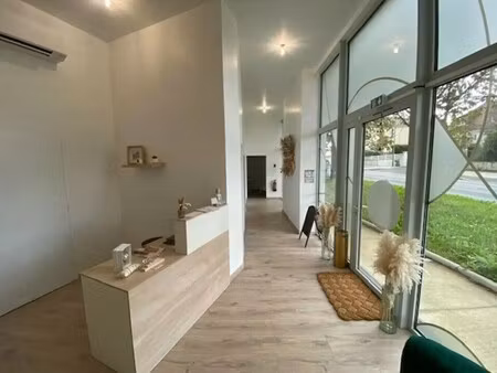 location commerce 78 m²
