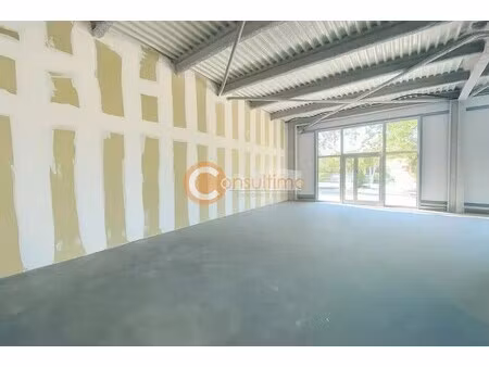 location commerce carbon blanc 33560 104m²