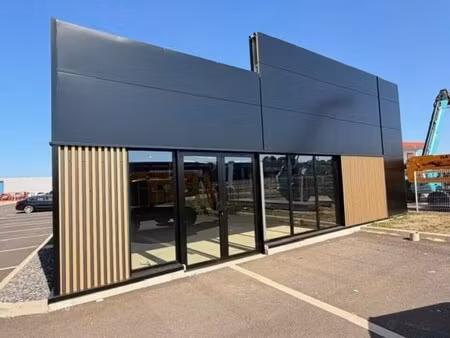 location commerce 264 m²