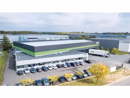 location entrepôt 3 000 m²