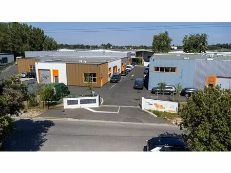 location local d’activités carbon blanc 33560 258m²