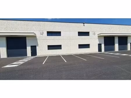 location local d’activités izon 33450 224m²