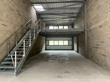 location local d’activités montussan 33450 155m²