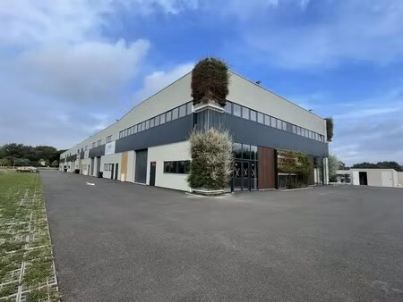 location local d’activités salleboeuf 33370 126m²