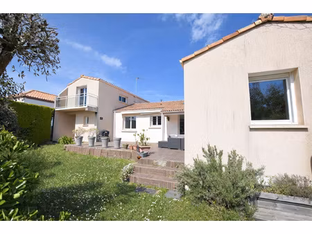 maison a proximite immediate centre et mer