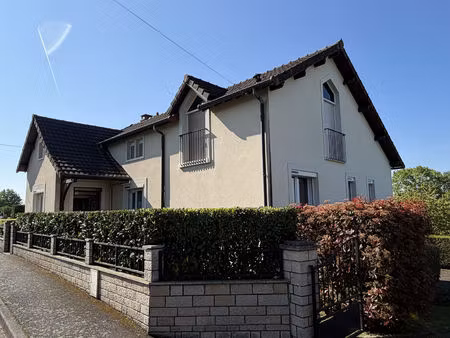 maison ancienne rénovée sur cave et sous-sol : env. 197 m²