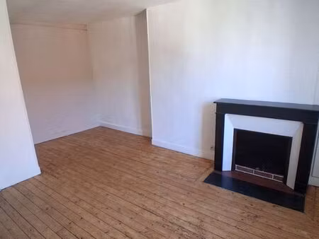 appartement f3 au 2ème étage