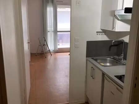 studio etudiant 20m2 balcon parking fibre