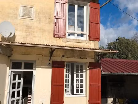 jolie maison de ville avec terrasse