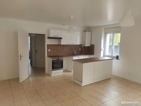 auboué f3 lumineux 67m2 libre