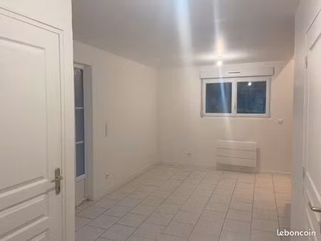 appartement/maison type f2 au rdc de 33m2 refait a neuf