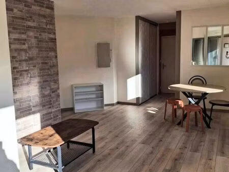 location t2 hypercentre mdm