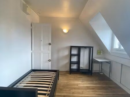 studio de ~15m2 à courcelles