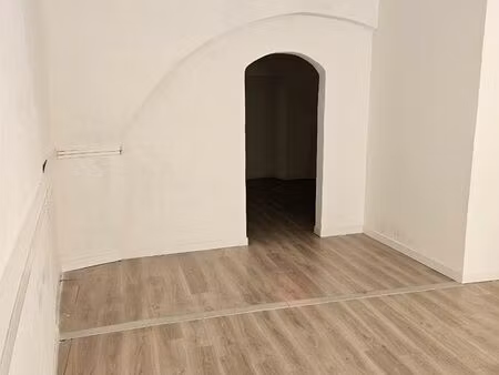 local commercial 47 m2