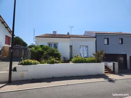 location maison non meublée 3 chambres – centre bourg d’aizenay