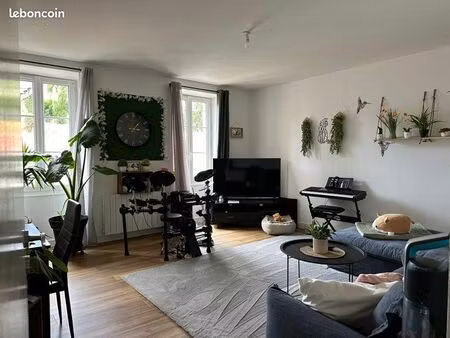 grand t3 refait à neuf