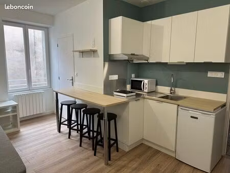 studio meublé et rénové centre larajasse