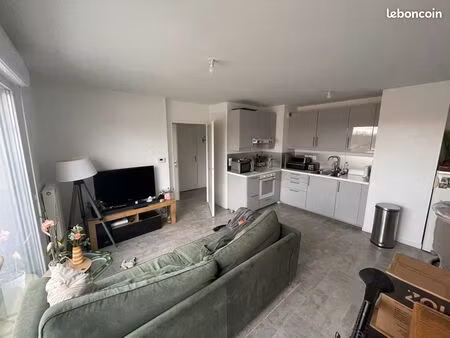 appartement t2 de 42m2 à ronchin balcon et parking