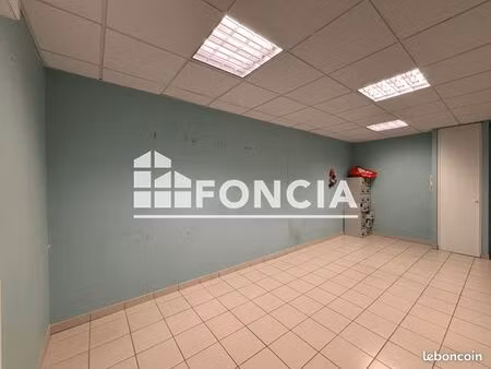 local commercial 60.25m² à louer 2090 - bouffemont 95570