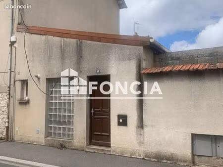 local commercial 4 pièces 94.49m² à louer 2296 - melun 77000