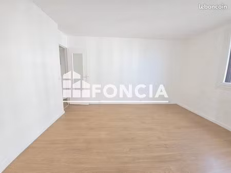 appartement 3 pièces 55.32m² à louer 1051.02 - ivry sur seine 94200