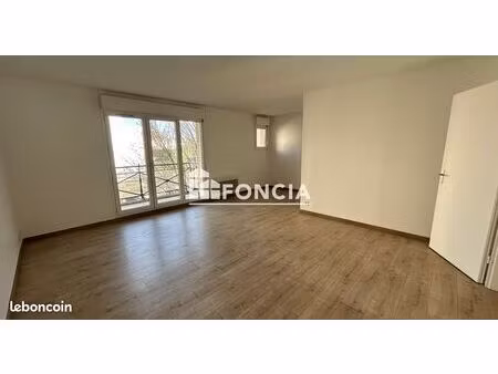 appartement 3 pièces 68.73m² à louer 996 - melun 77000