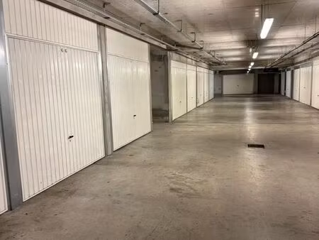 a louer garage fermé sécurisé