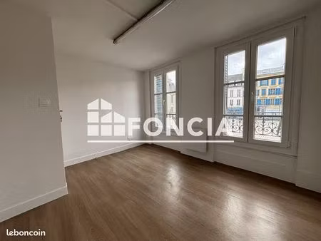 local commercial 2 pièces 45m² à louer 2200 - saint germain en laye 78100