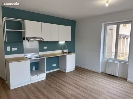 t2 rénové centre larajasse